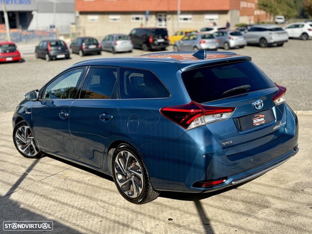 Toyota Auris Touring Sports 1.8 HSD Comfort +P.Sport+Navi - 3