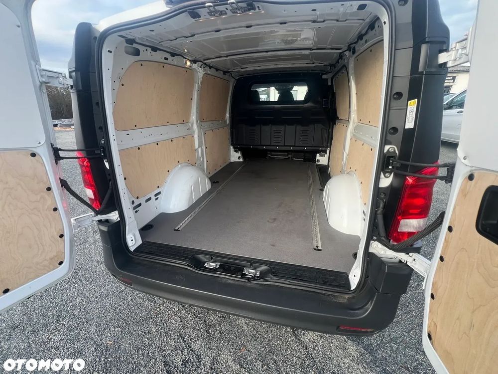 Mercedes-Benz Vito - 25