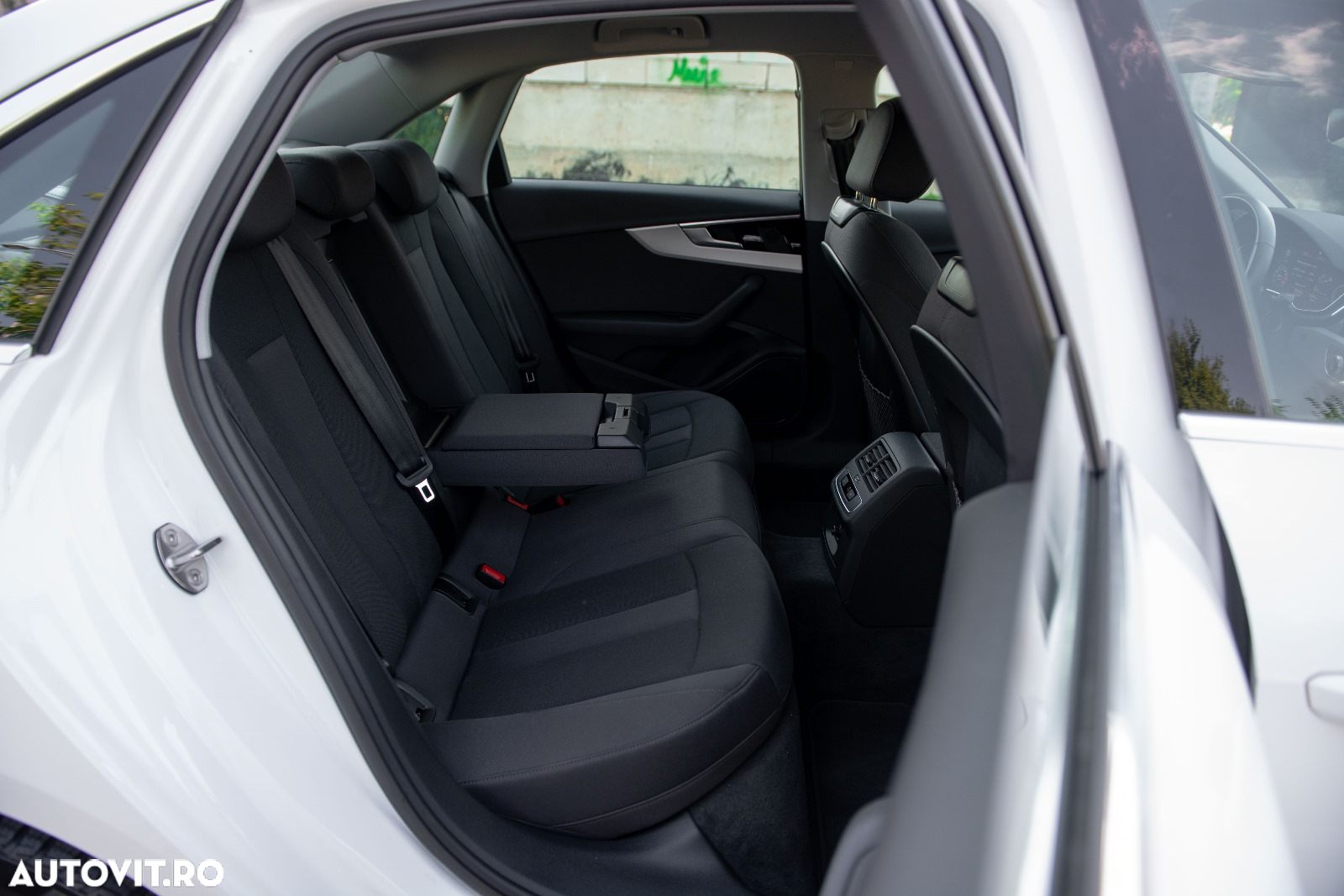 Audi A4 35 TFSI S tronic - 19