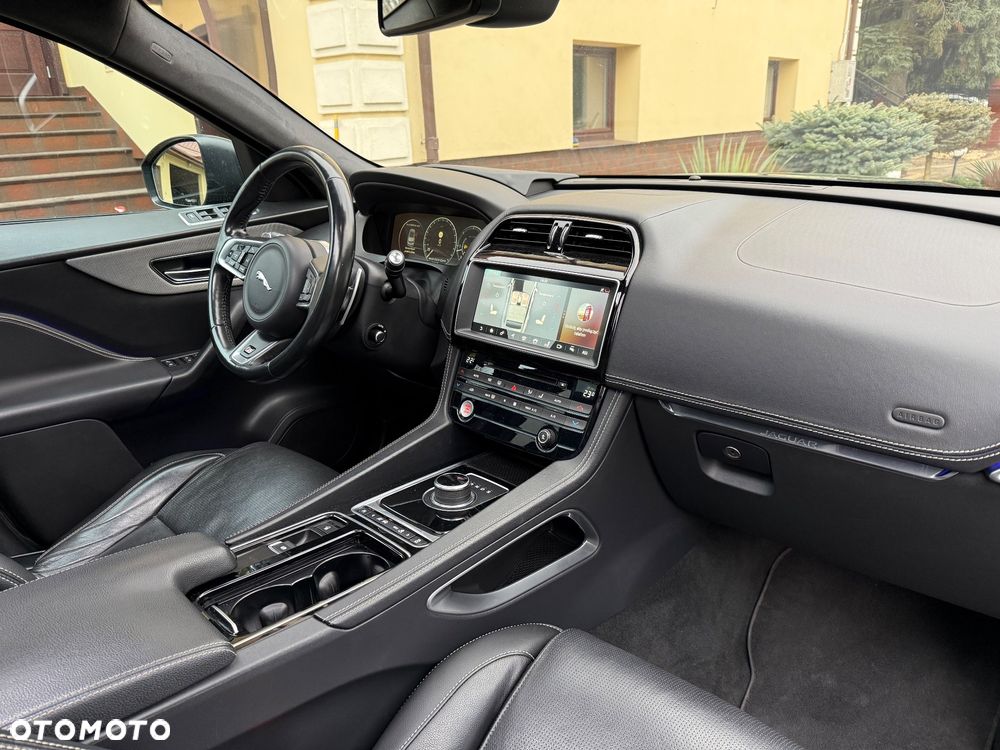 Jaguar F-Pace 30d AWD R-Sport - 16