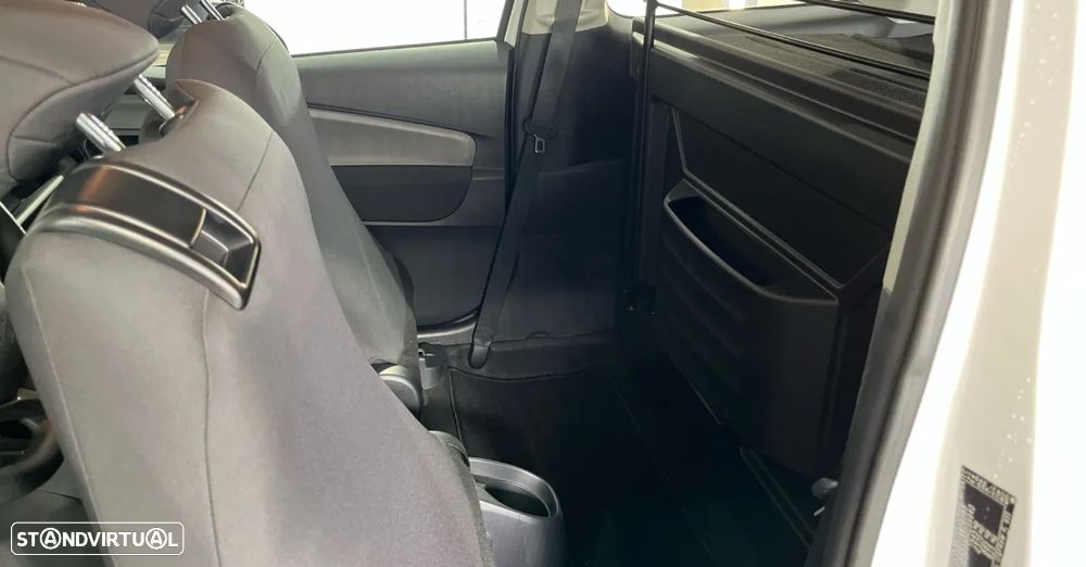 Toyota Yaris Bizz 1.4 D-4D 90cv - 4