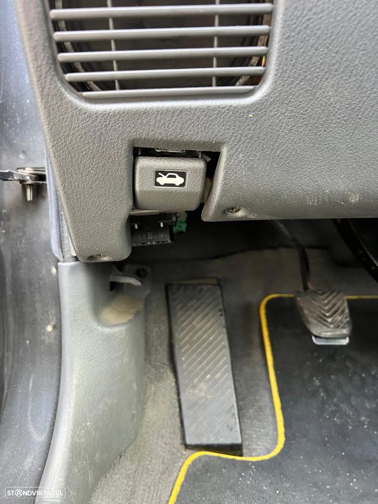 Mitsubishi Lancer 1300 GLXi - 39