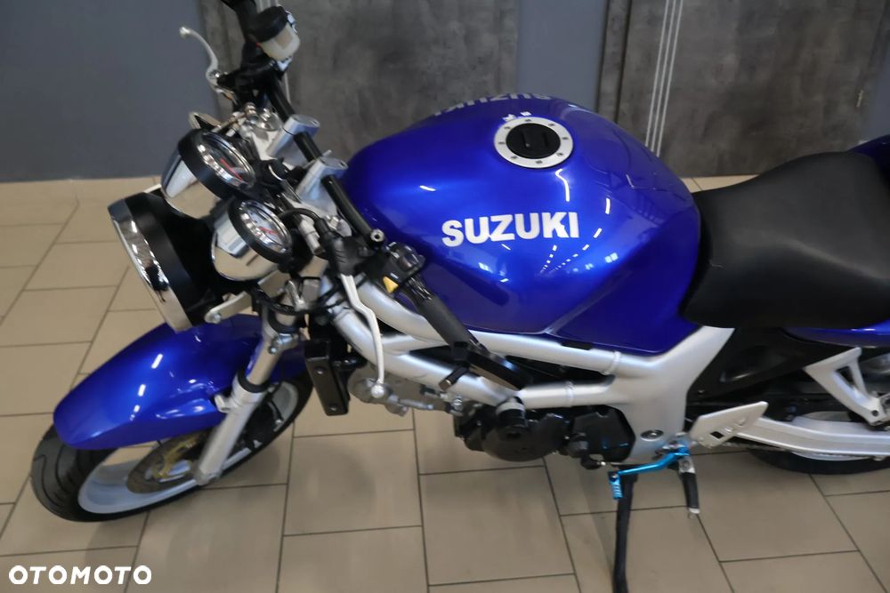 Suzuki SV - 11