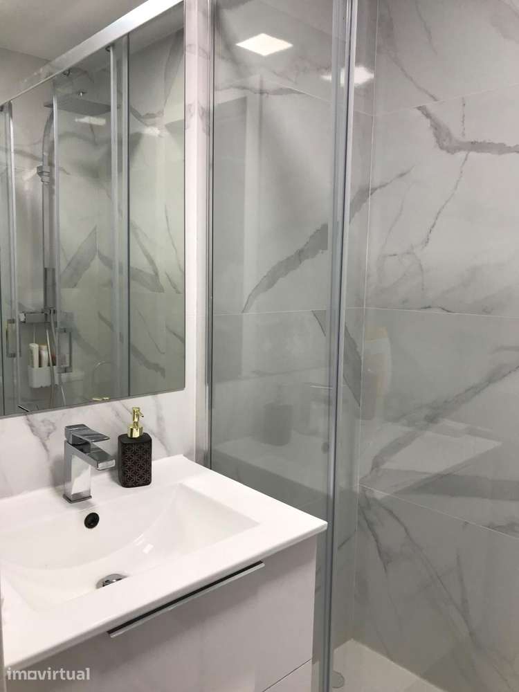 Vendo apartamento T3 amplo com elevador e garagem em Braga - Grande imagem: 5/6