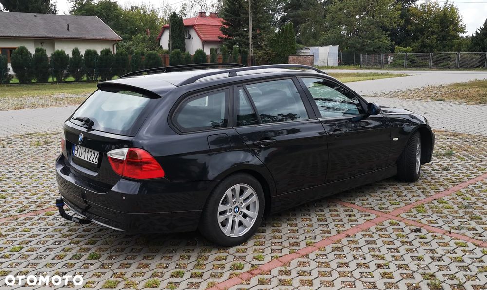 BMW Seria 3 318d - 4