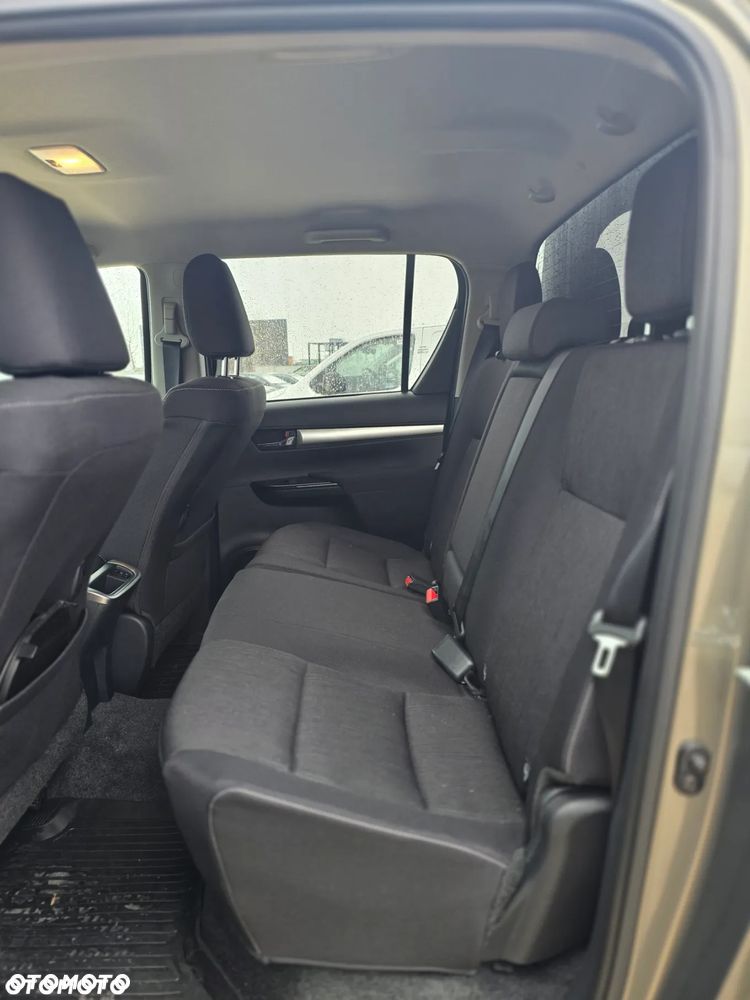 Toyota Hilux 2.8 D-4D Double Cab SR5+ 4x4 - 25