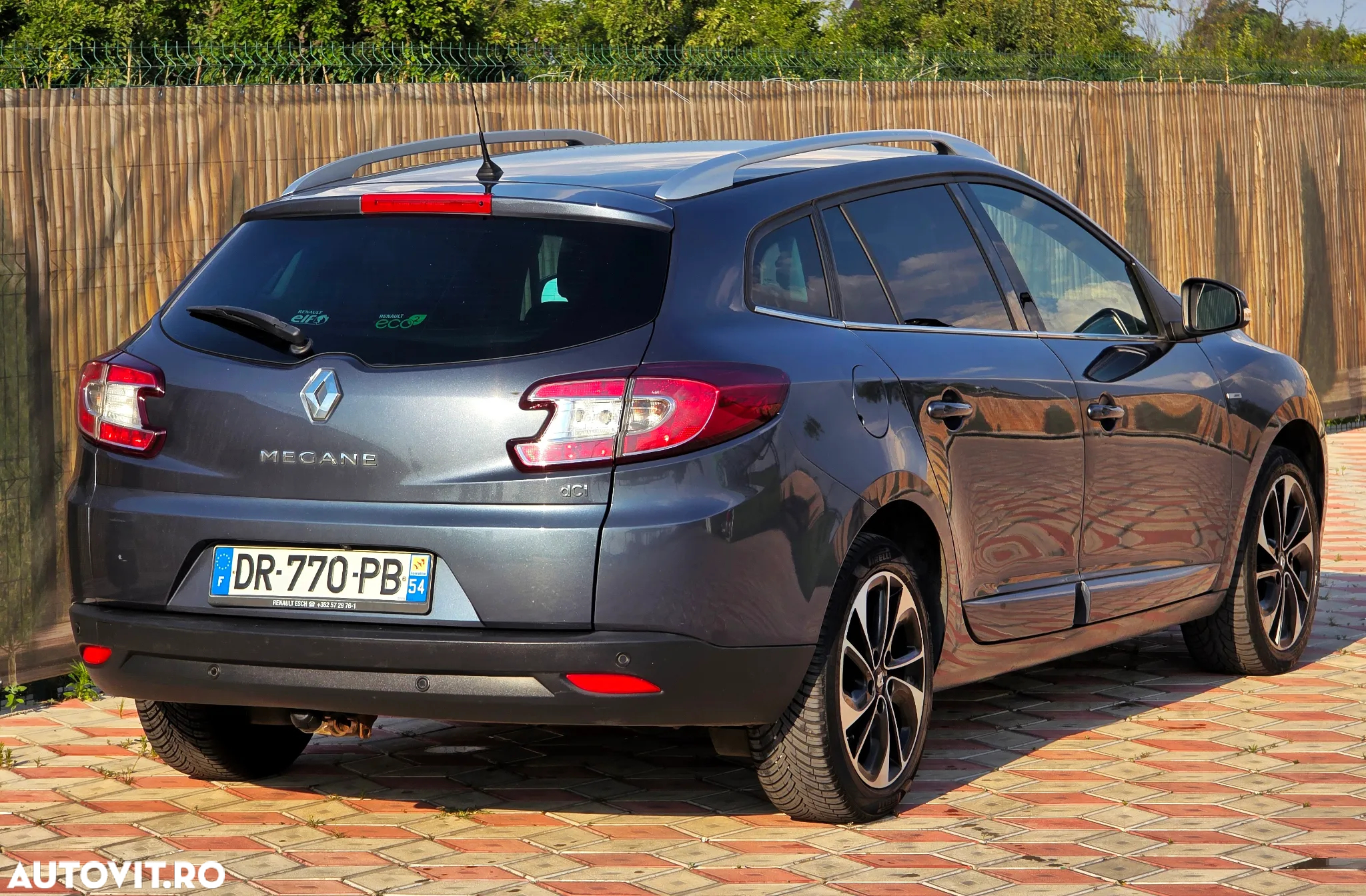 Renault Megane ENERGY dCi 110 Start & Stop Bose Edition - 8