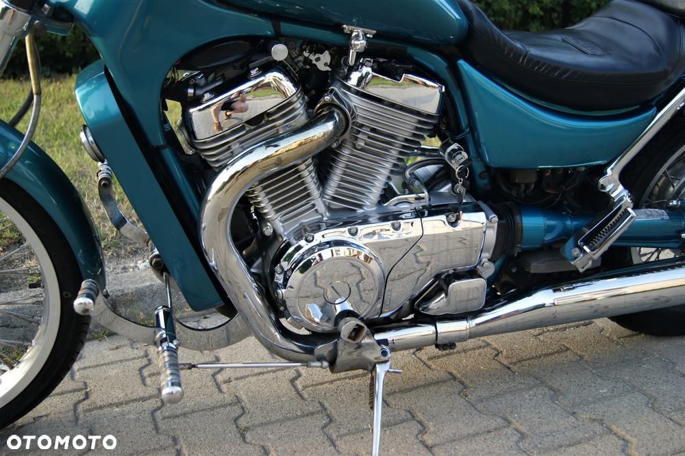 Suzuki Intruder - 7