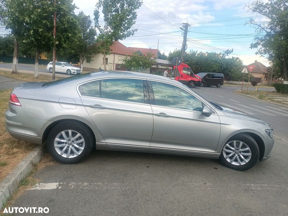 Volkswagen Passat - 4