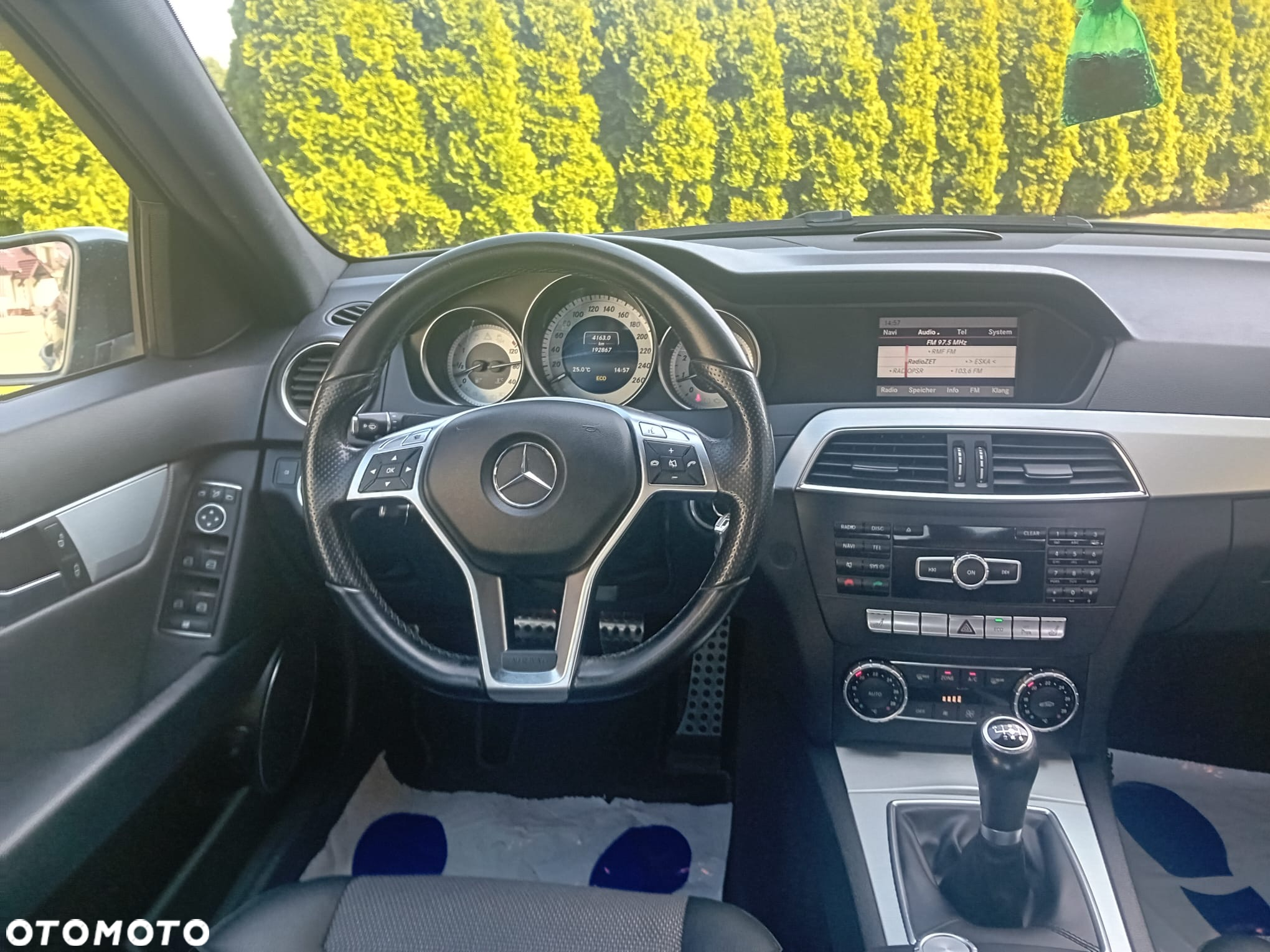 Mercedes-Benz Klasa C 180 CGI BlueEff Avantgarde - 26
