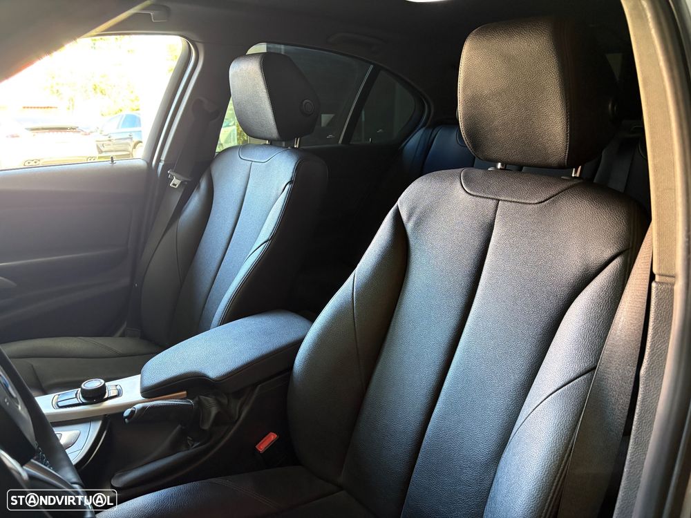 BMW 318 d Aut. Sport Line - 35