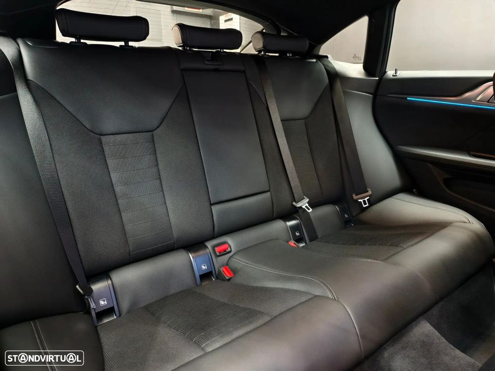 BMW i4 eDrive40 - 27