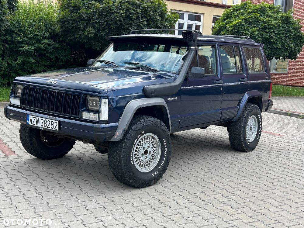 Jeep Cherokee - 2