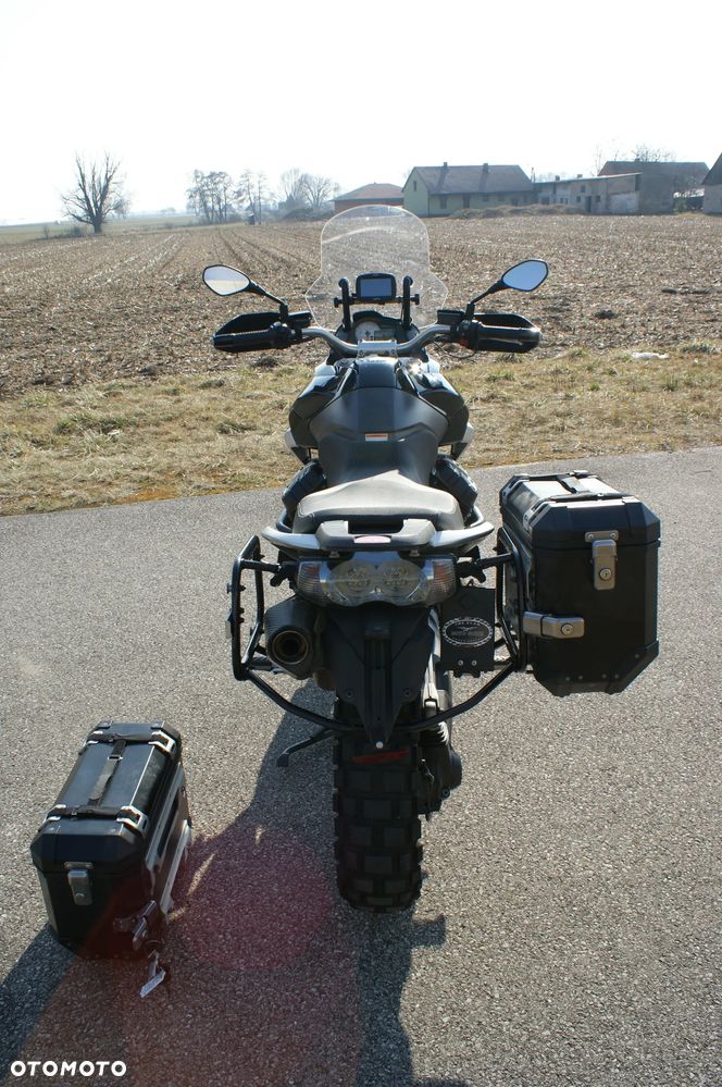 Moto Guzzi Stelvio - 10