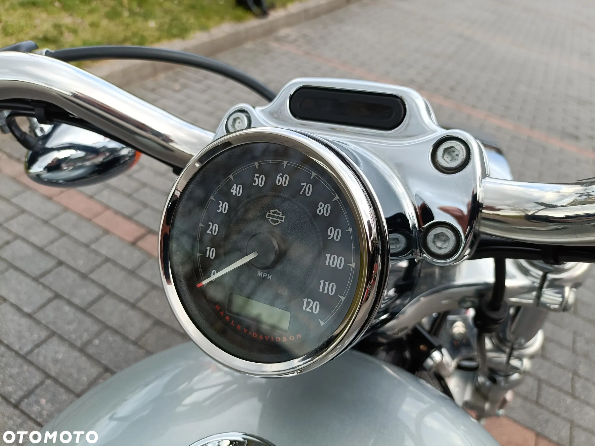 Harley-Davidson Sportster Custom 1200C - 15