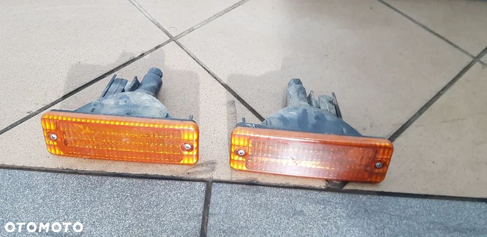 Ford Maverick Terrano II Kierunkowskaz - 1