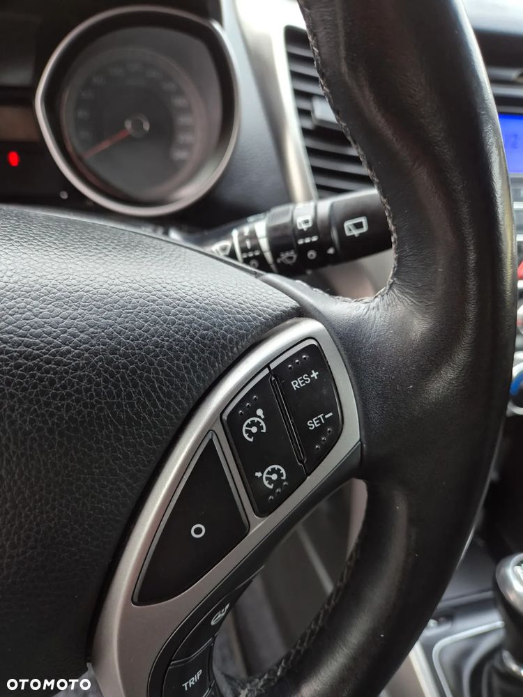 Hyundai i30 blue 1.6 CRDi Classic - 30