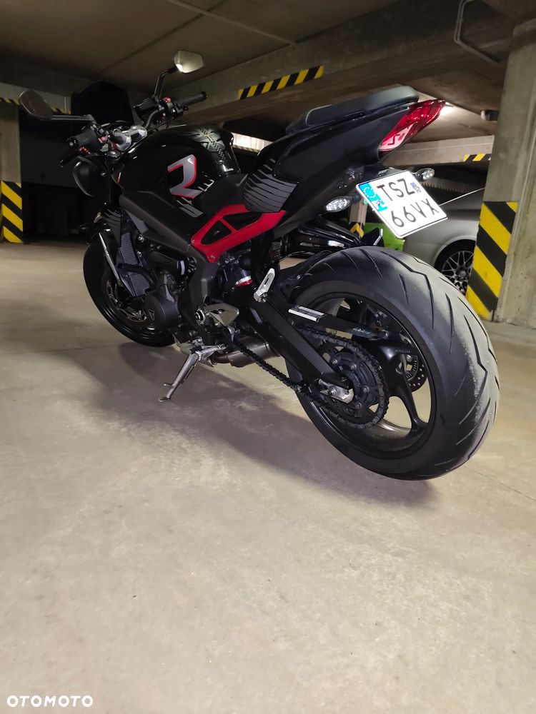Triumph Street Triple - 7