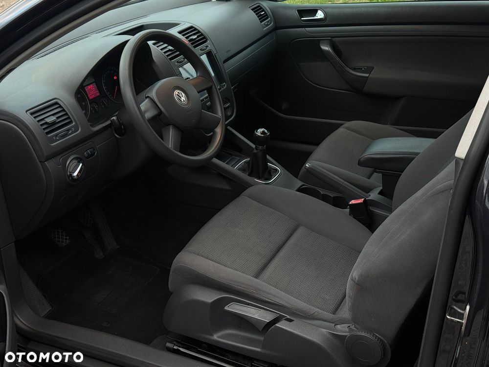 Volkswagen Golf - 8