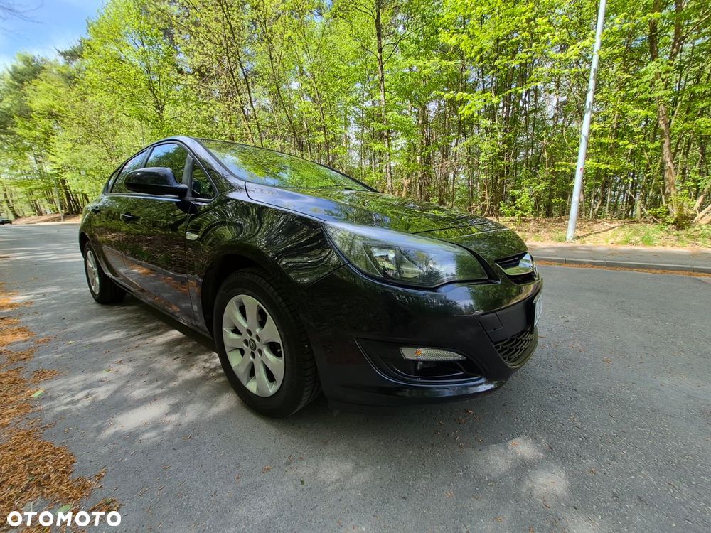 Opel Astra 1.4 Turbo Exklusiv - 1