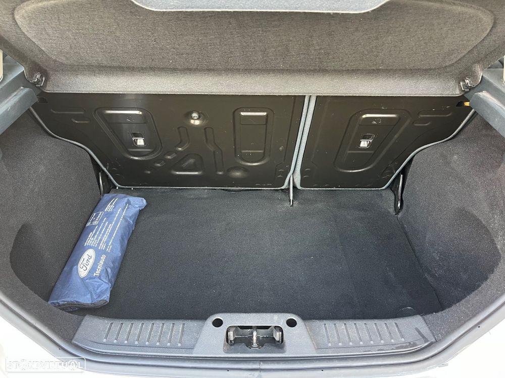 Ford Fiesta 1.4 TDCI Ambiente - 8