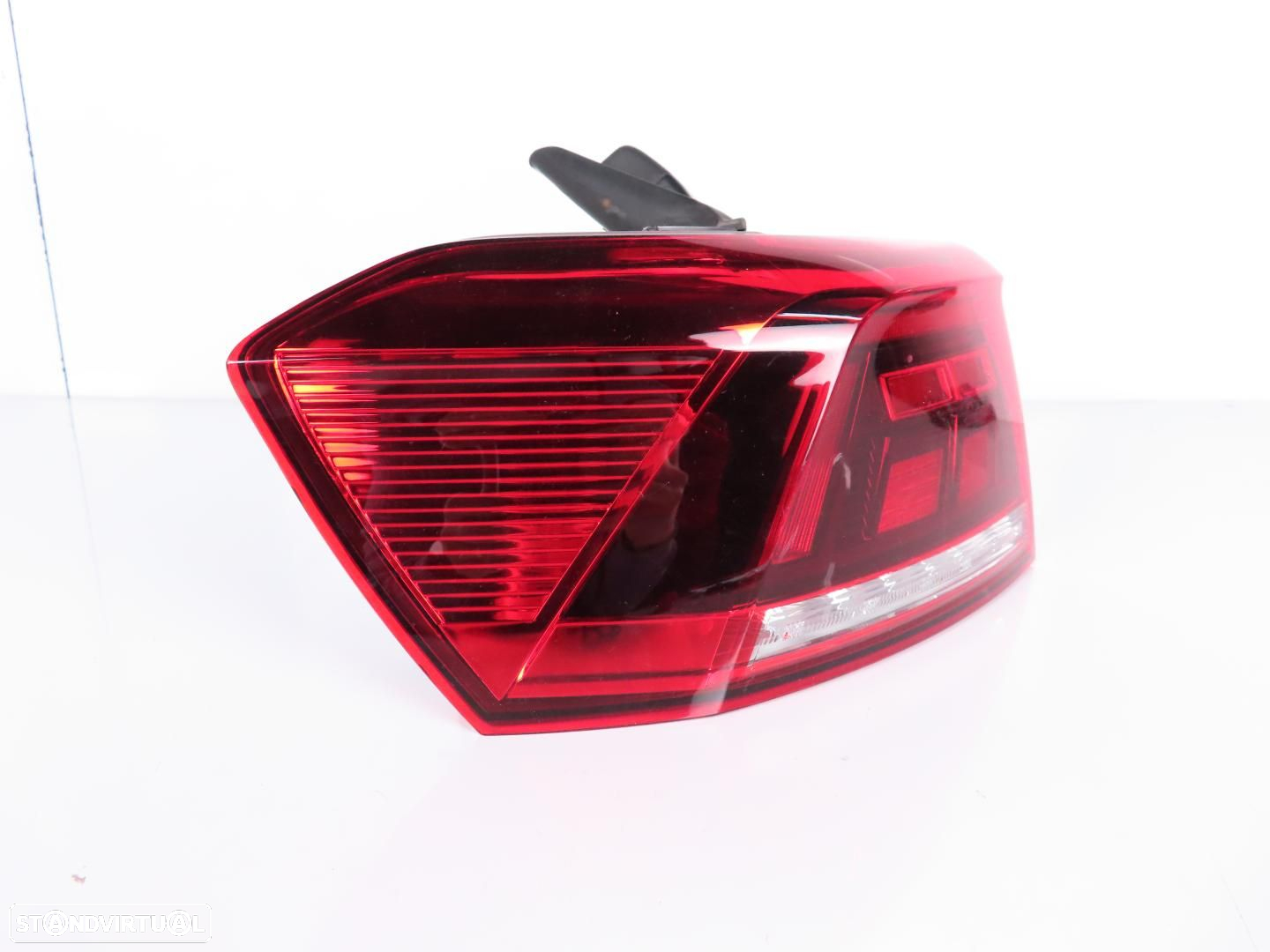 Farolim LED Esquerdo/Trás Usado / Original VW PASSAT Variant (3G5/CB5) 3G9945095... - 2