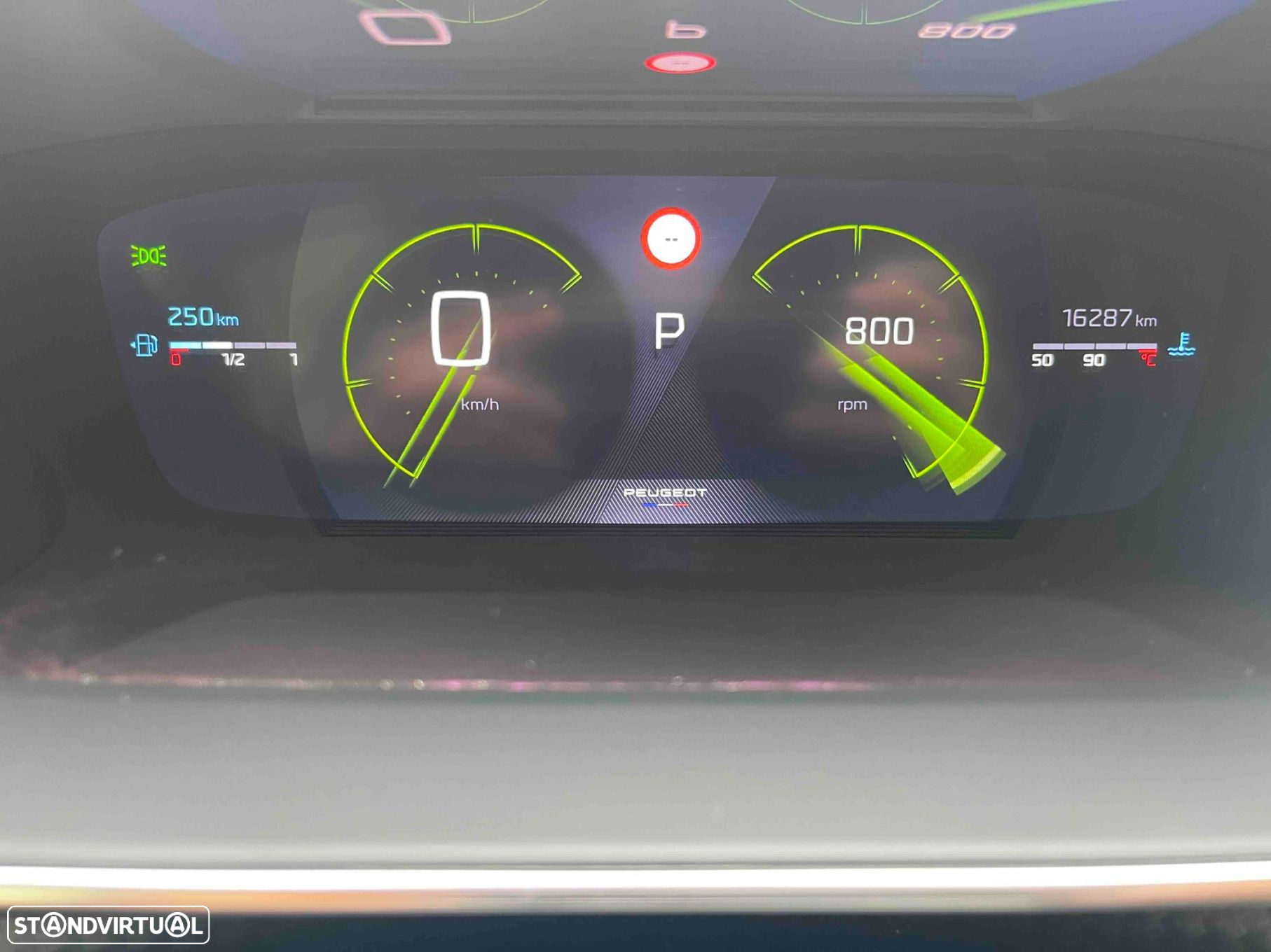 Peugeot 2008 1.2 PureTech GT EAT8 - 42