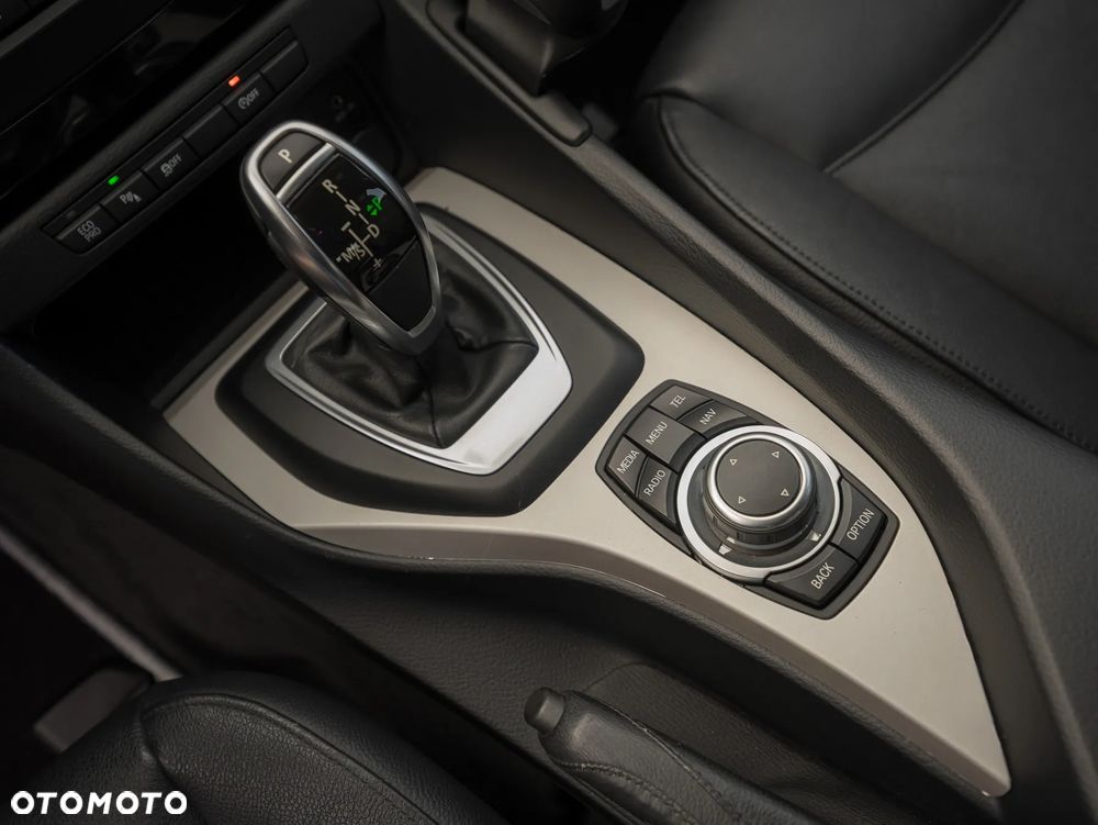 BMW X1 sDrive18d - 33