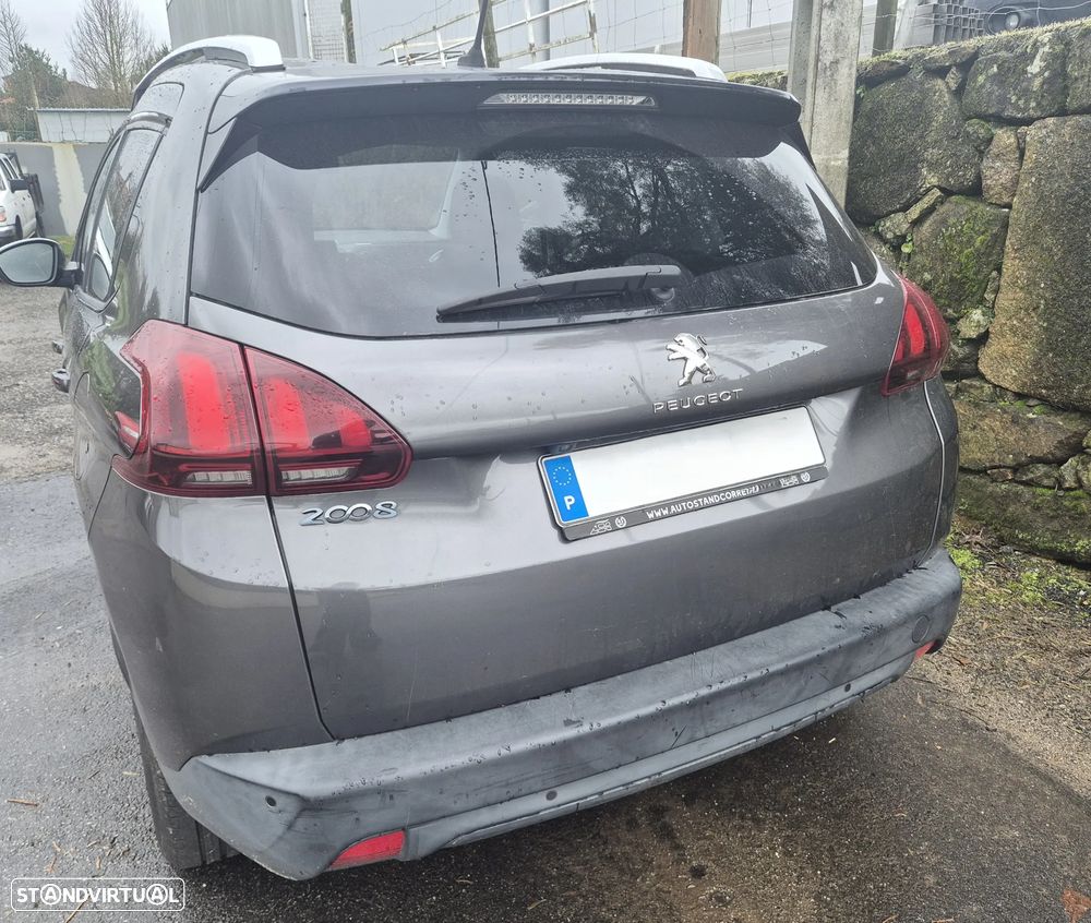 Peugeot 2008 1.2 PureTech Allure - 3