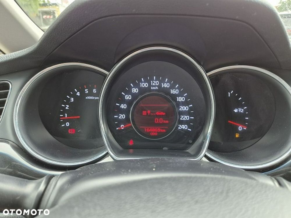 Kia Ceed - 36