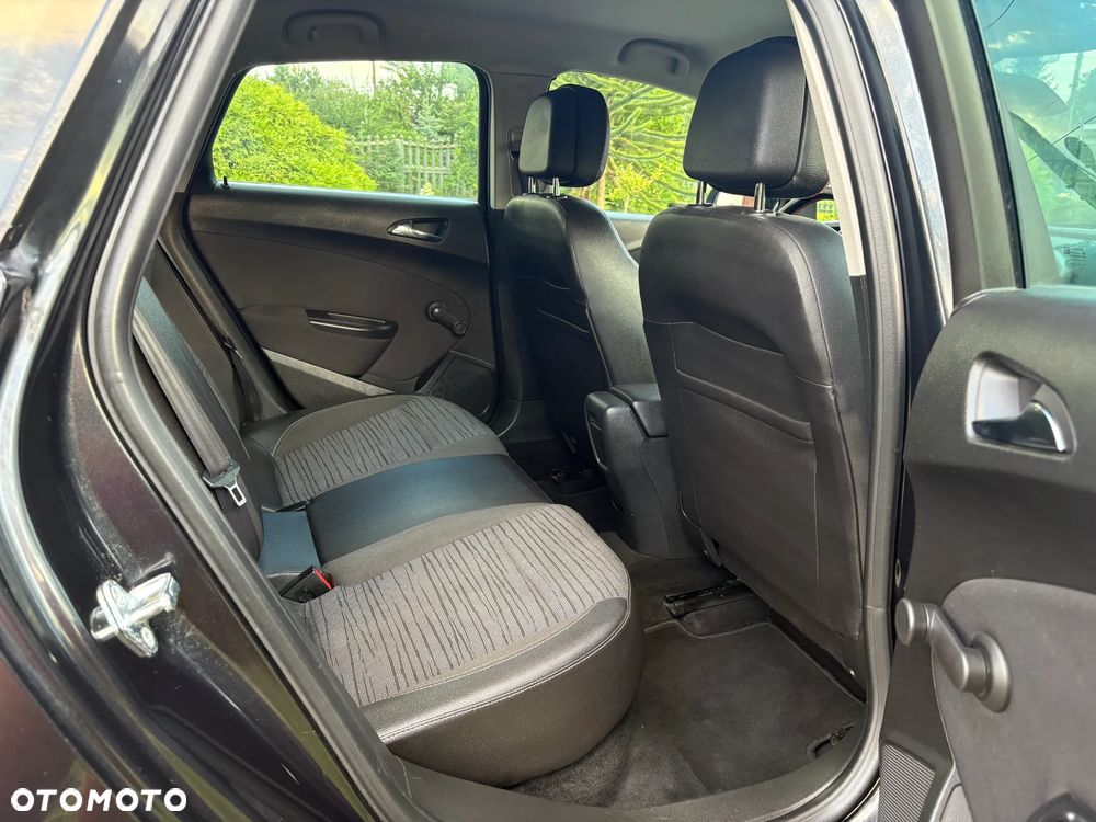 Opel Astra 1.4 Turbo Cosmo - 23
