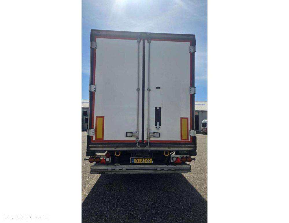 Schmitz Cargobull SKO FP 45 ThermoKing SLXi Spectrum Multitemp with Taillift - 8