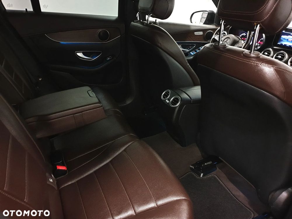 Mercedes-Benz GLC 220 d 4Matic 9G-TRONIC AMG Line - 25