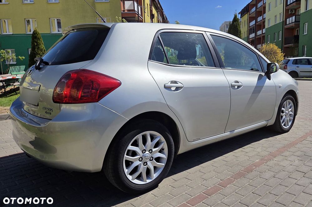 Toyota Auris 2.0 D-4D - 5