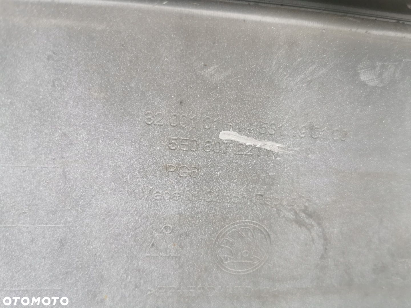 ZDERZAK PRZÓD SKODA OCTAVIA III LIFT PDC OE 5E0807221N - 10