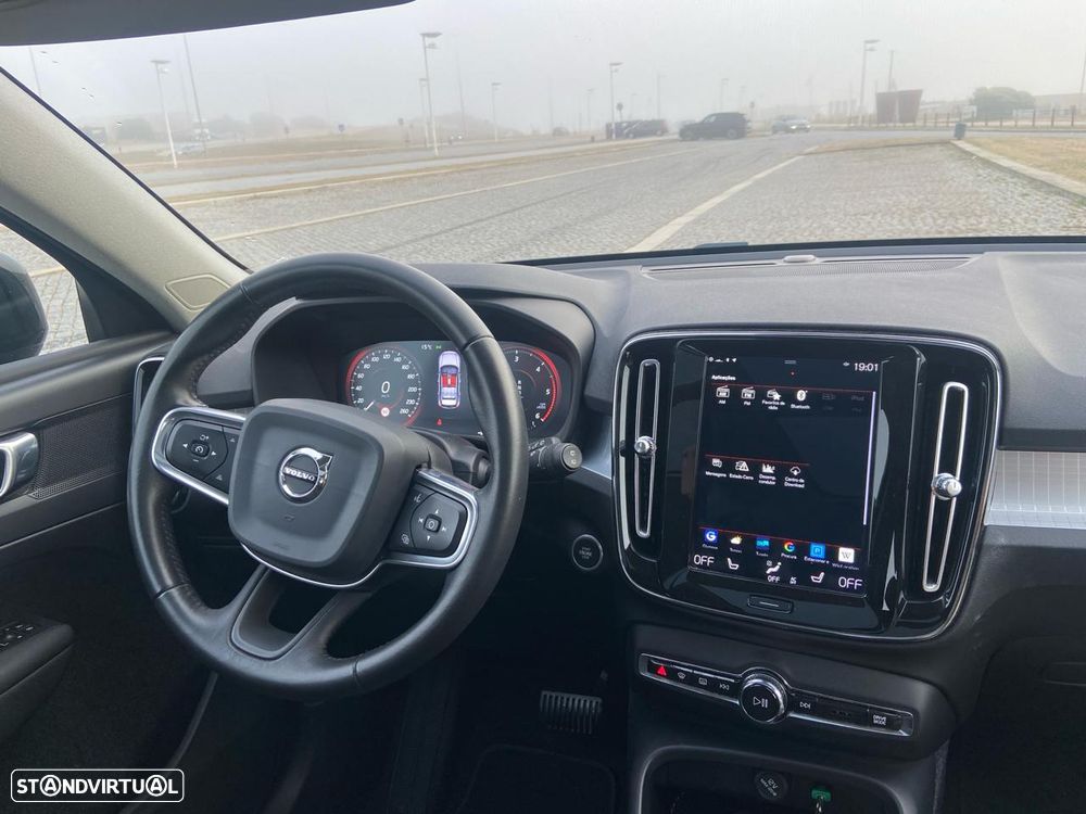 Volvo XC 40 2.0 D3 Momentum Geartronic - 12