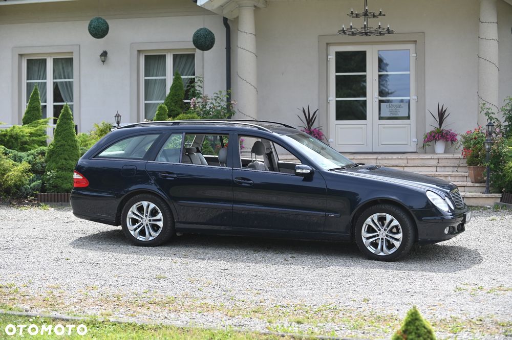 Mercedes-Benz Klasa E 240 T Classic - 4