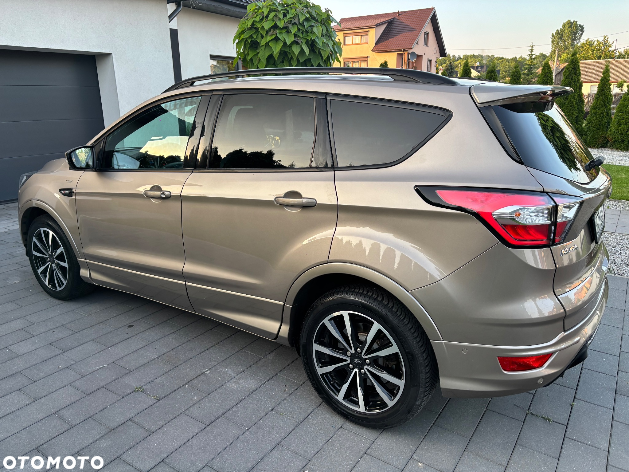Ford Kuga 2.0 TDCi 4x4 ST-Line - 6