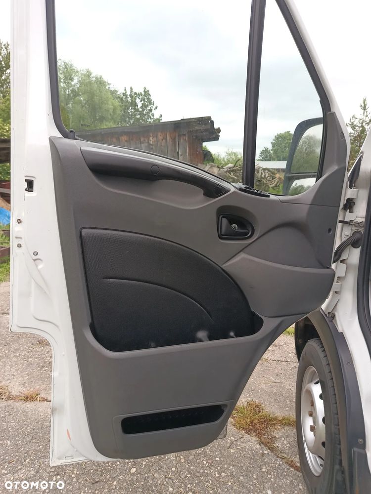 Iveco DAILY 35s13 L2H2 2.3 diesel 126kM, 2012 rok, WEBASTO, HAK, CAMERA COFANIA, ORGINALNY NIEWIELKI PRZEBIEG 176tyś. SPROWADZONY ZE SZWECJI! - 36