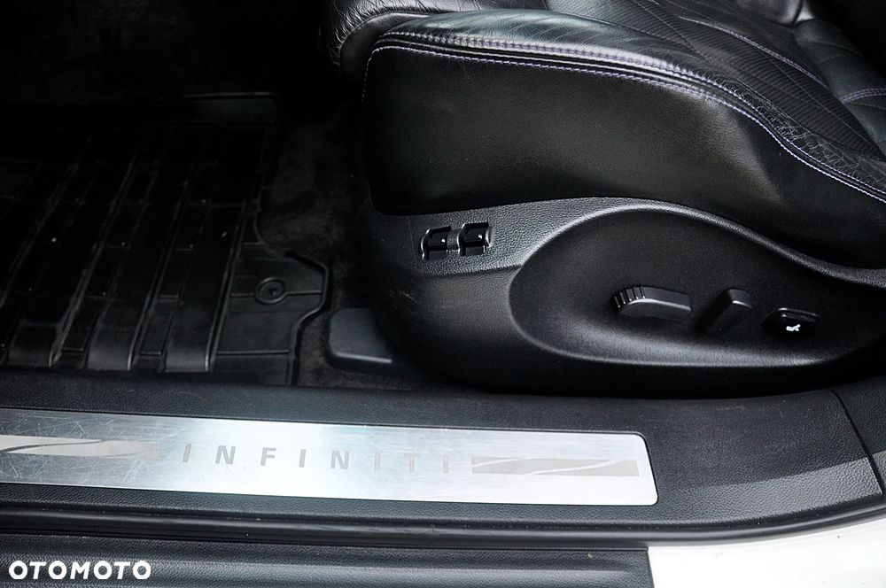 Infiniti QX70 3.0d S - 9