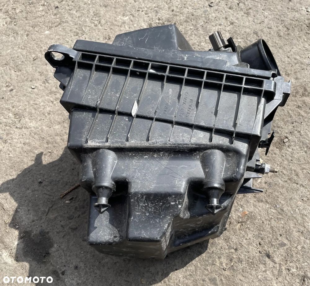 Obudowa filtra powietrza Ford GN15-9600-CF OE - 2
