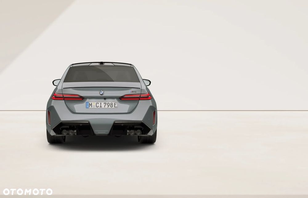 BMW M5 xDrive - 7