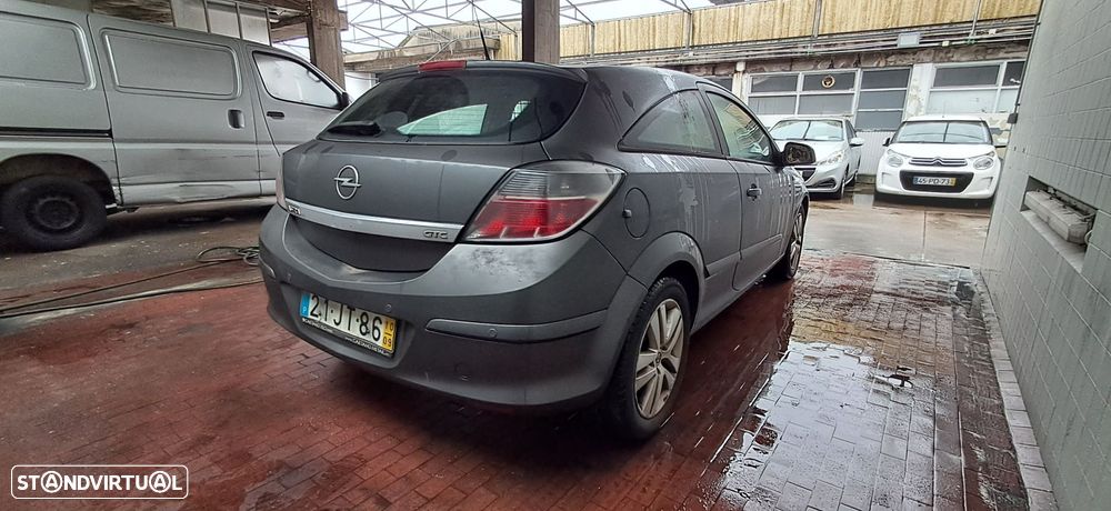 Opel Astra GTC 1.3 CDTi - 11