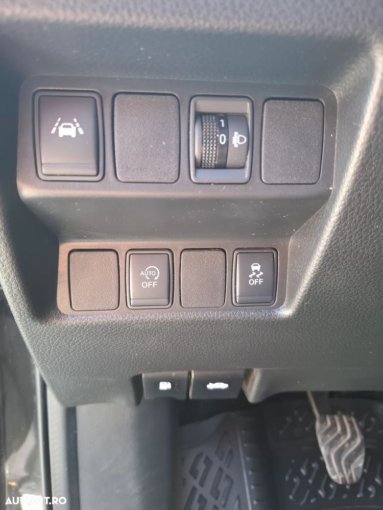 Nissan Qashqai 1.5 DCI Start/Stop N-Connecta - 30