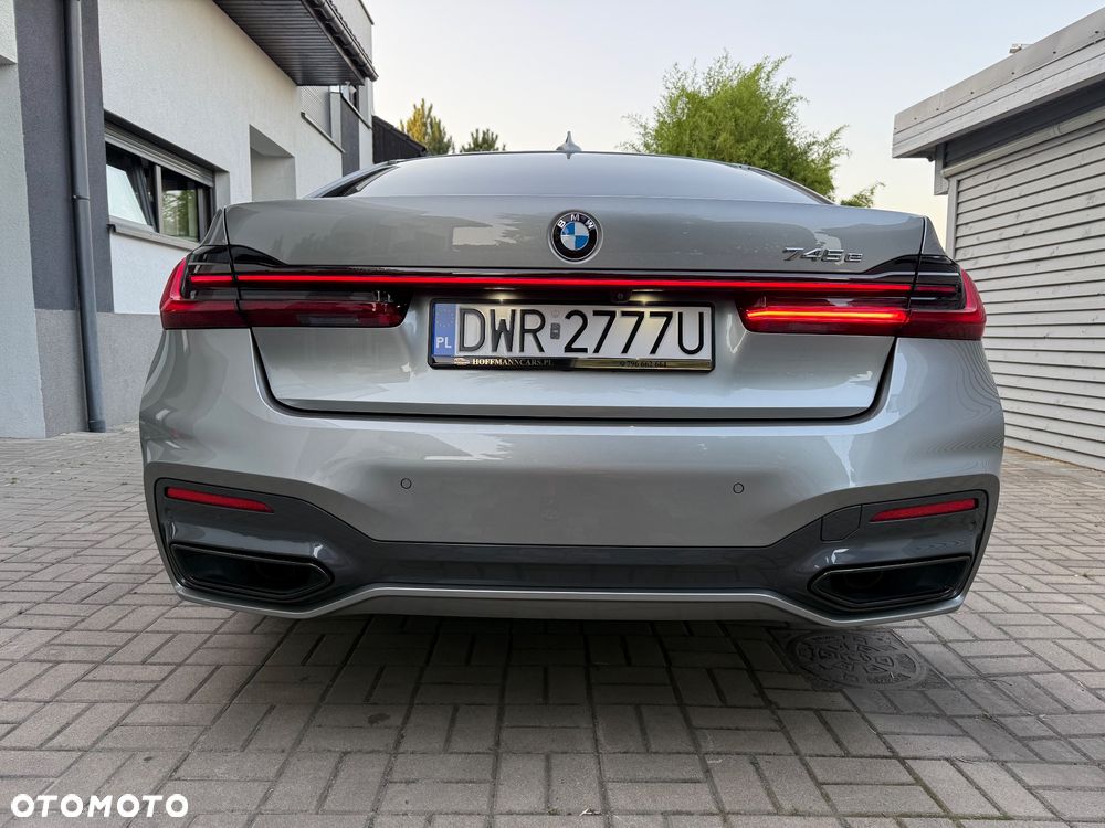 BMW Seria 7 745e - 16