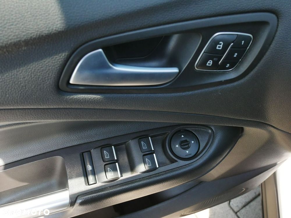 Ford Escape 2.0 EcoBoost AWD Titanium - 11