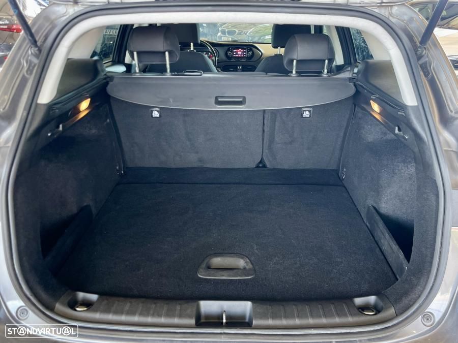 Fiat Tipo Station Wagon 1.3 M-Jet Lounge - 26