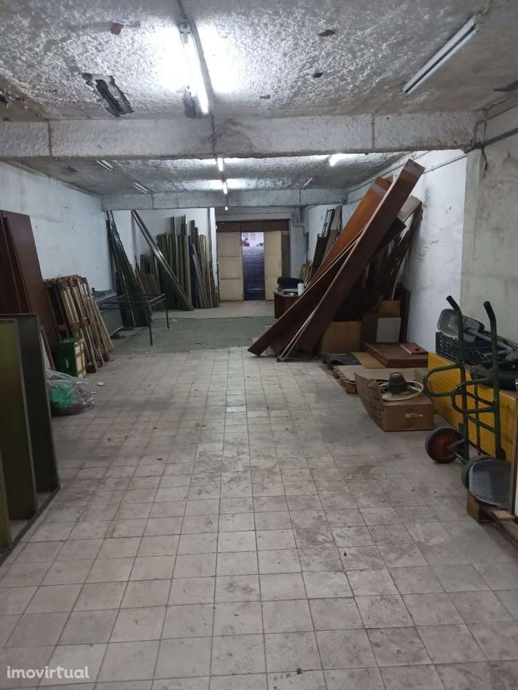 Armazém/Garagem no centro de Viseu - Grande imagem: 3/6