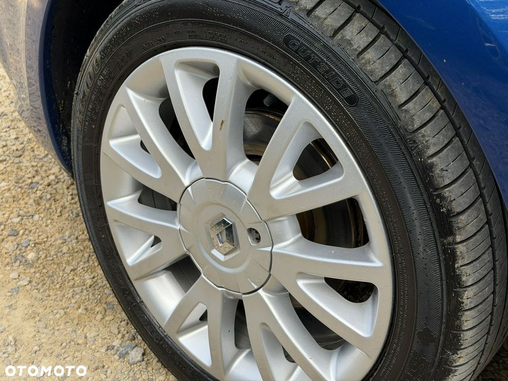 Renault Clio - 10