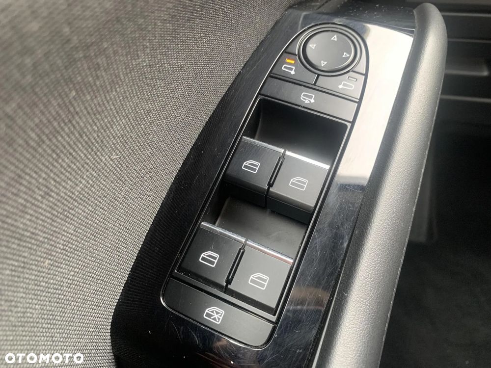 Mazda 3 2.0 mHEV Exclusive Line - 17